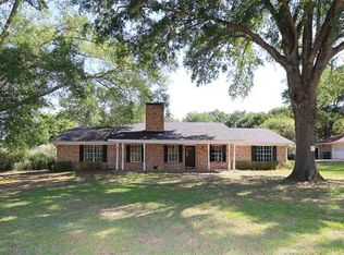 1622 Circle Dr, Tyler, TX 75703