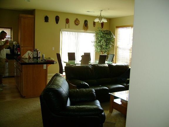 Addtl pic of 2nd floor entrance