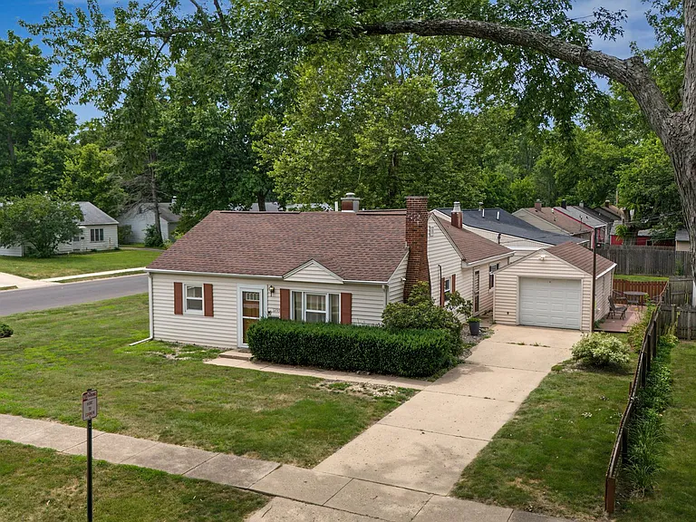 1205 S Cottage Grove Ave — Photo 4