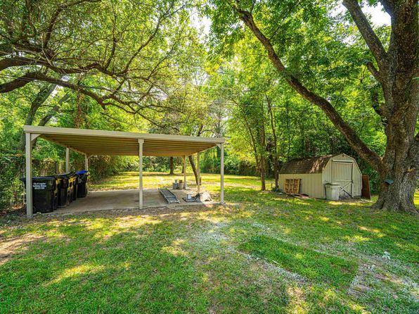 35 Covington Dr, Longview, TX 75602