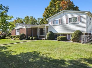 862 Juneau Rd, Ypsilanti, MI 48198