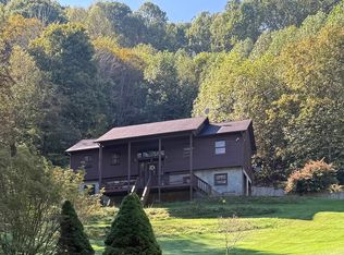 129 Cash Phillips Dr, Mars Hill, NC 28754