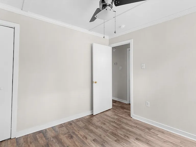2604 Omar St — Photo 14