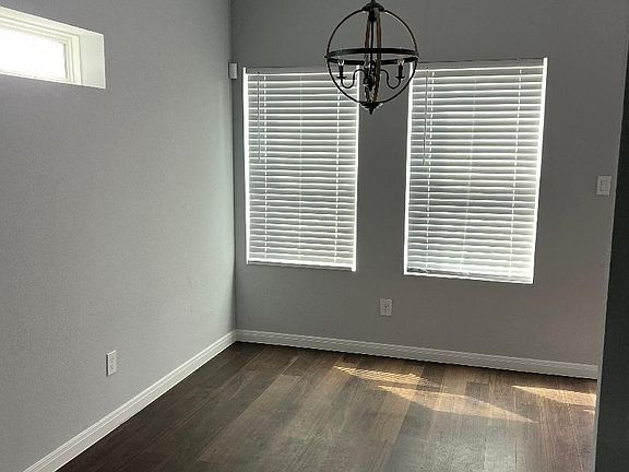 3rd image of 18819 Luminescent Ln