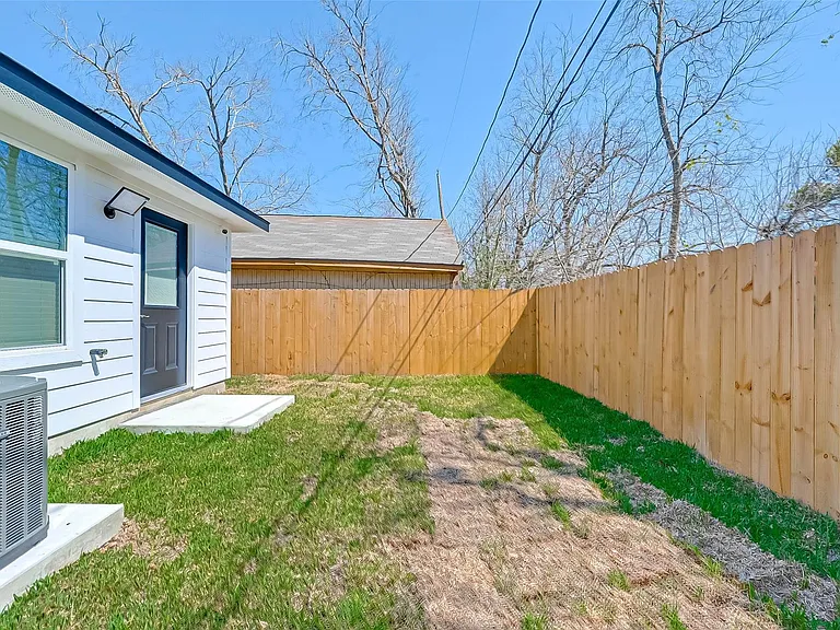 7339 Krueger Rd #A — Photo 38