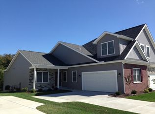 3006 Winter Park Dr, Valparaiso, IN 46385