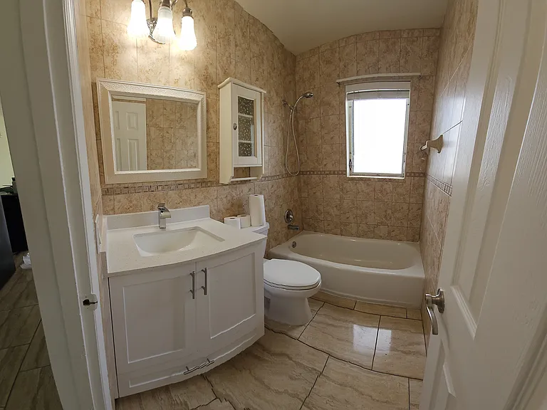 15610 NE 6th Ave #37B — Photo 17