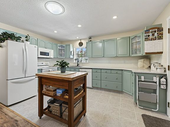 2nd image of 3021 Bank Rd