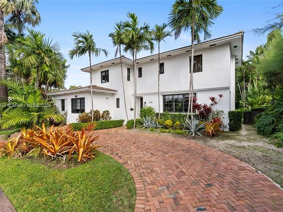 1st image of 5261 La Gorce Dr #0