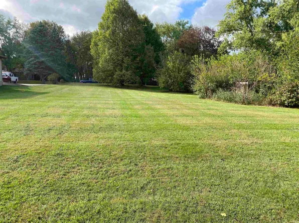` Lower Dr, Goshen, IN 46528
