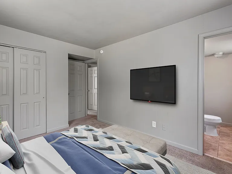 Teson Garden Apartments — Photo 16