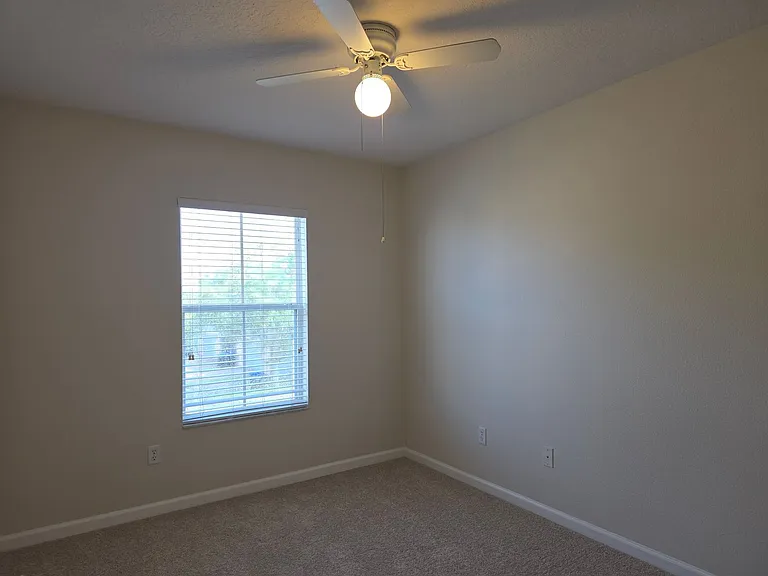 16661 Cedar Crest Dr — Photo 40