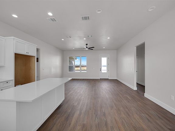 5th image of 209 Avenida Ave