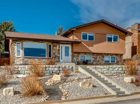468 NE Norfolk Way NW, Calgary, AB T2K 5R1