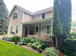 312 & 312-1/2 N Madison St, Cambria, WI 53923