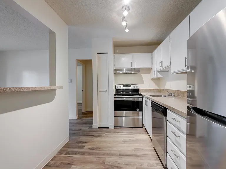 Icon Beaverton — Photo 20