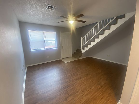 4th image of 305 Pleasant Valley Rd