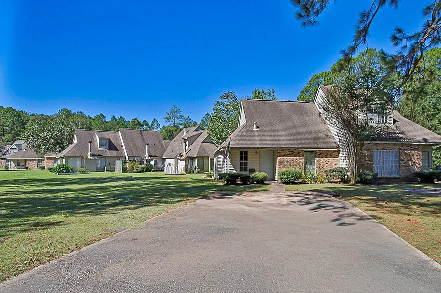 Abita Springs Apartments — Photo 1