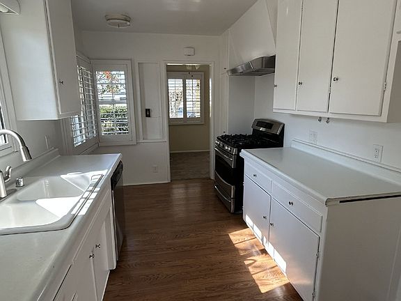 5th image of 1324 N Chaffey Ct