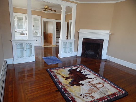 3rd image of 1907 Smith St
