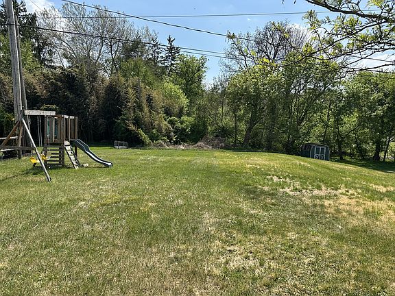 3rd image of 1522 Princess Anne Dr