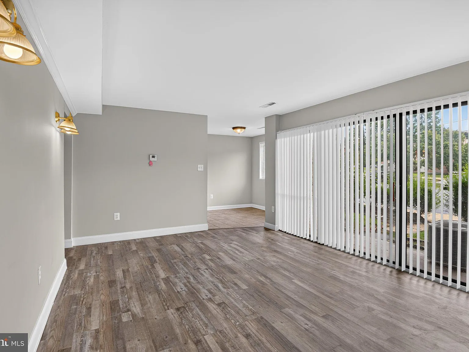 Carrollan Gardens Condo — Photo 2