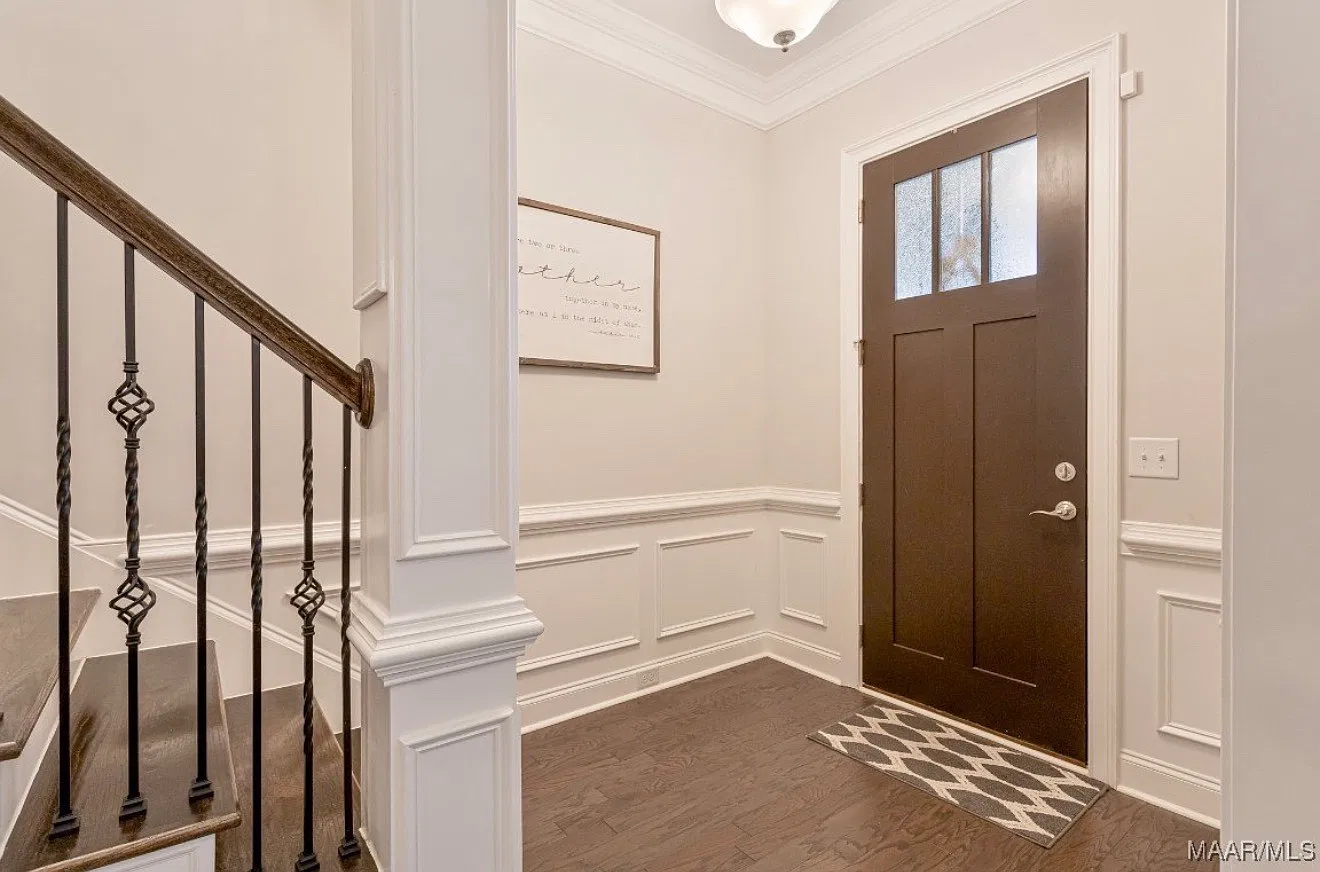 5 bed, 3.5 bath, 3097 sqft, $3,500 — Photo 2