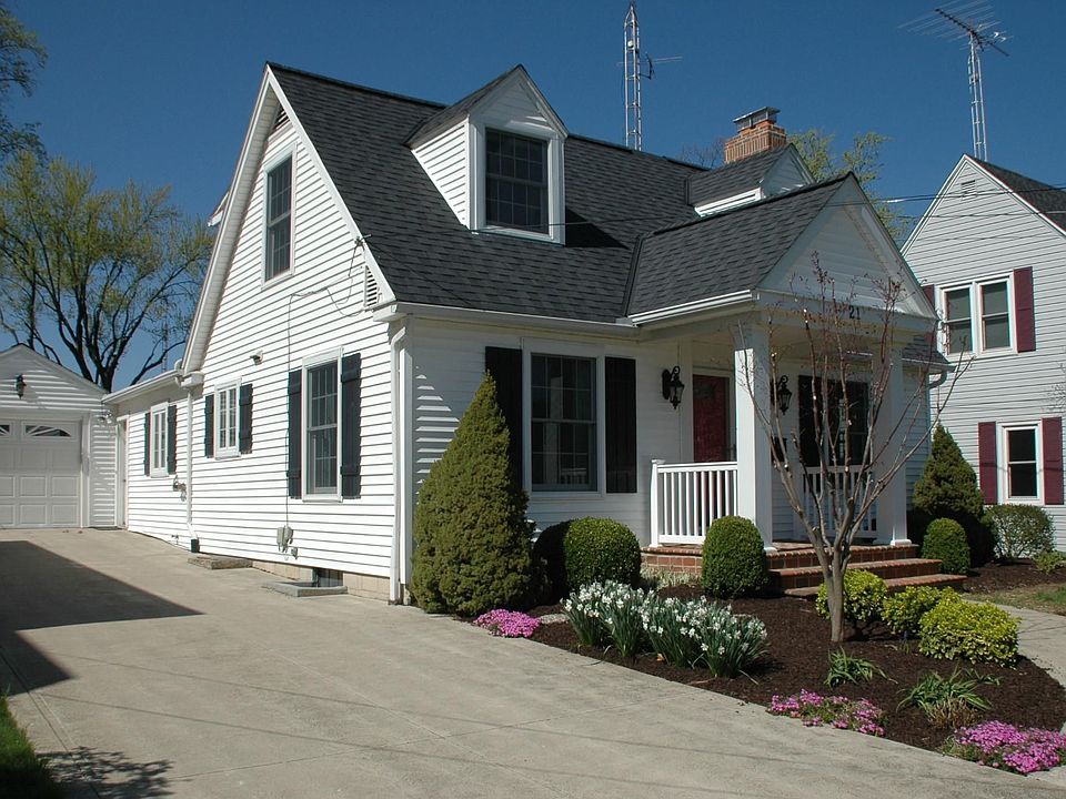 1st image of 21 E Gaylord Ave