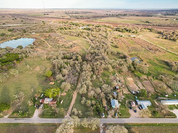 3rd image of 269 Old Lake Rd