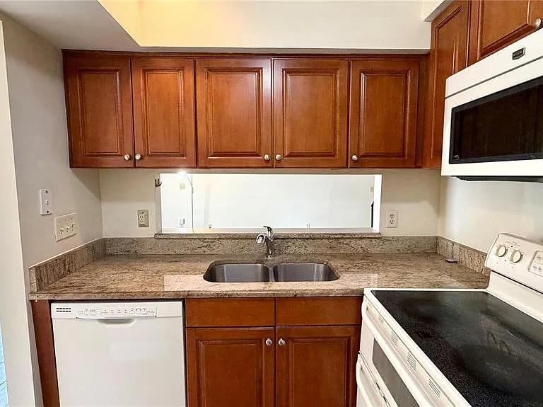 5561 Slash Pine Ct #26-3 — Photo 8