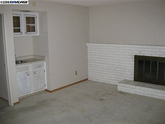 5th image of 2358 Silver Creek Cir