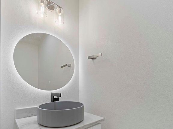 4th image of 7980 Angus St #A