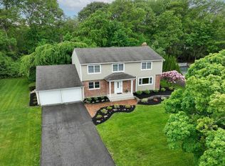 59 Twin Oaks Dr, Kings Park, NY 11754