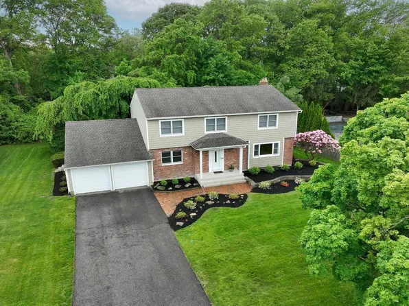59 Twin Oaks Drive, Kings Park, NY 11754