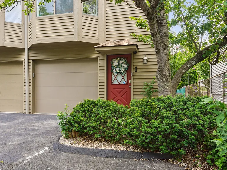 100 Willowbrook Ave #1 — Photo 2