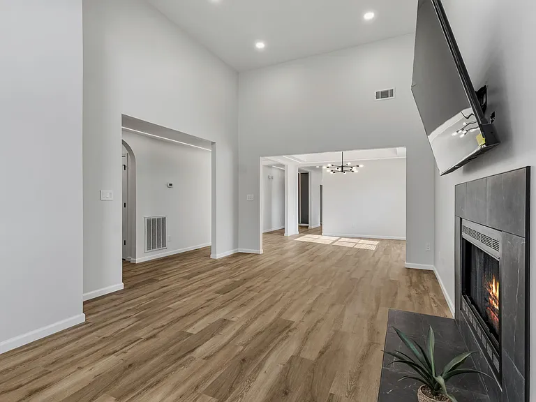 87 Park Ln — Photo 4