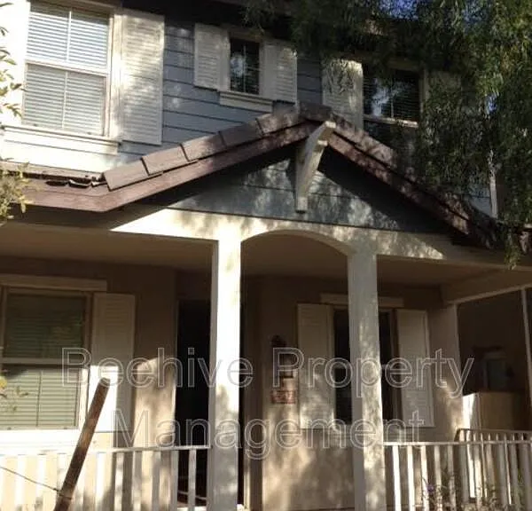 2947 N Evergreen St — Photo 1