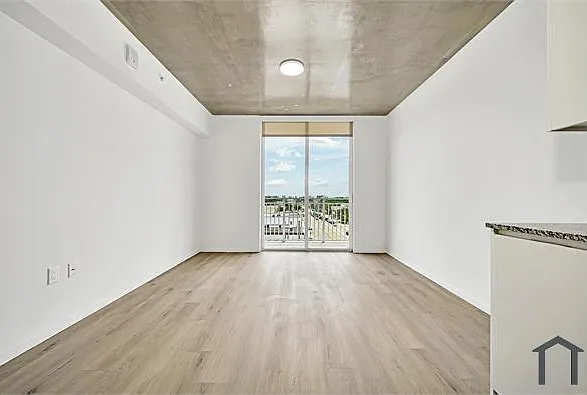 475 NE 125th St #504 — Photo 13