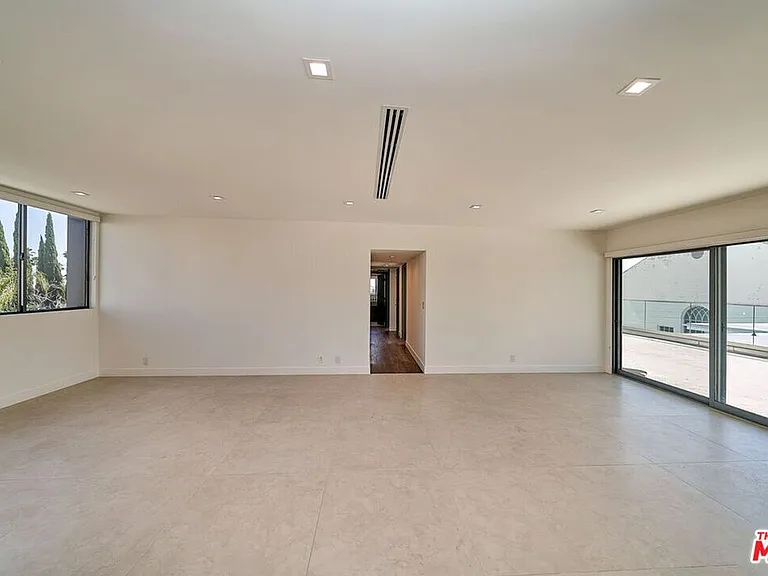 145 S Maple Dr #401 — Photo 6