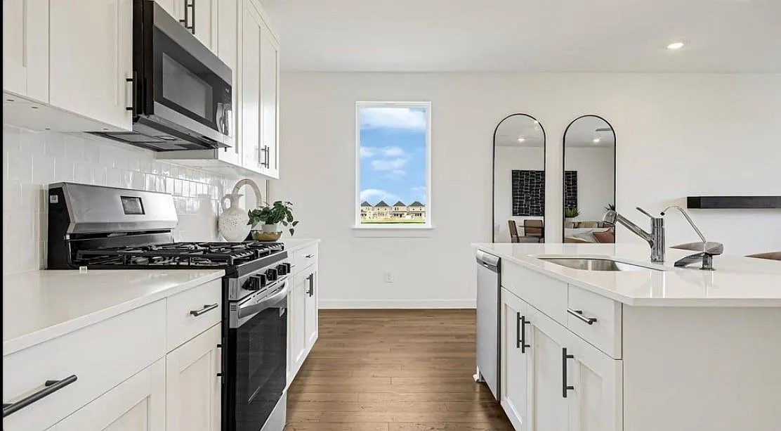 3 bed, 2.5 bath, $2,250 — Photo 3