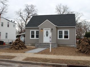 31 Manor Rd, West Hempstead, NY 11552