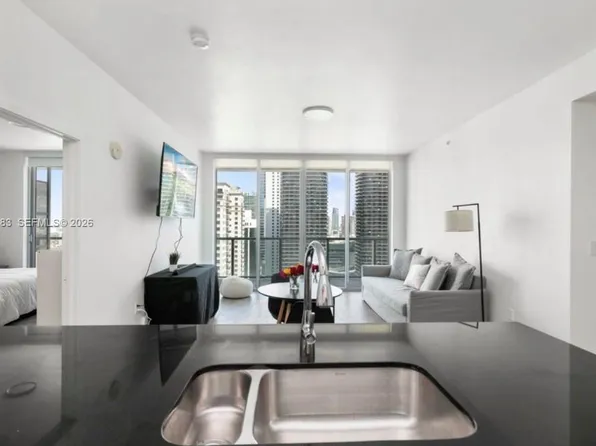 1111 SW 1st Ave, Miami, FL