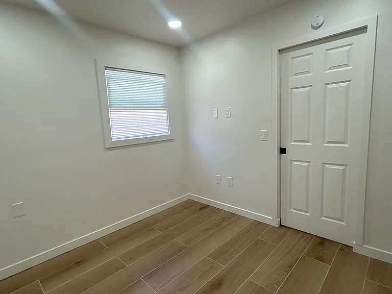 2444 Fairmount Ave #B — Photo 15