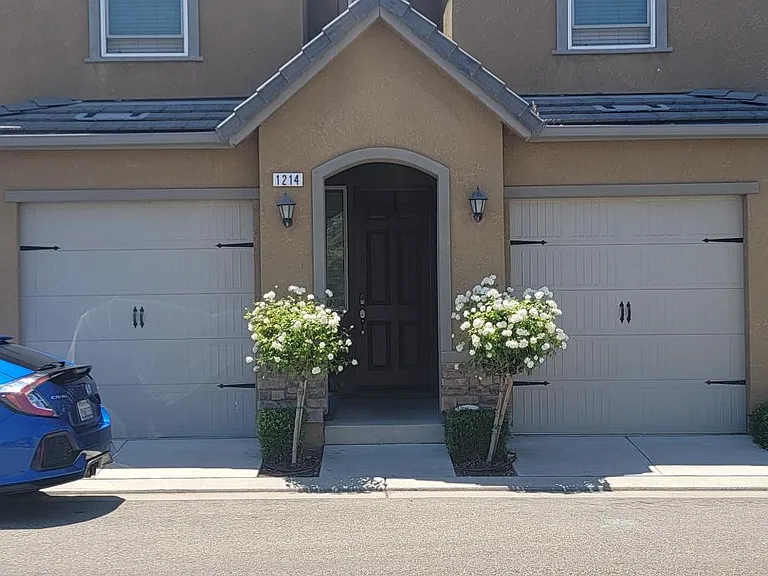 1214 Royalty Way — Photo 2