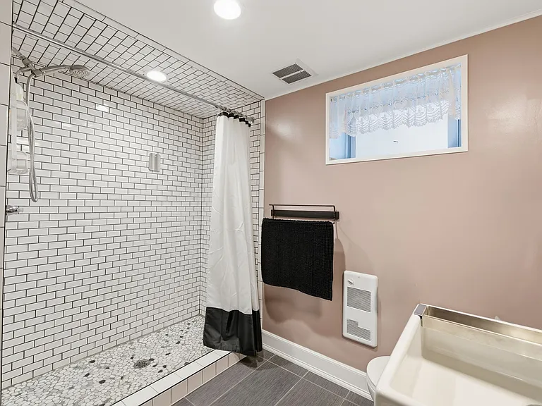 6906 66th Pl — Photo 23