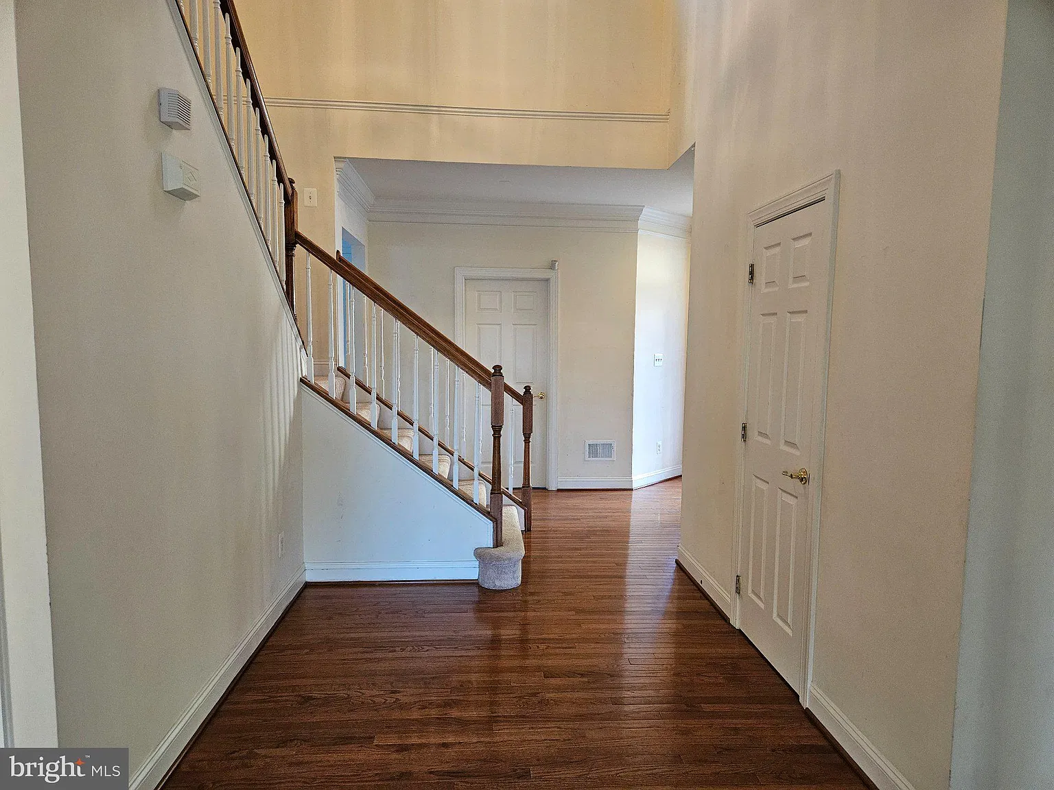 3 bed, 2.5 bath, 2526 sqft, $3,100 — Photo 3