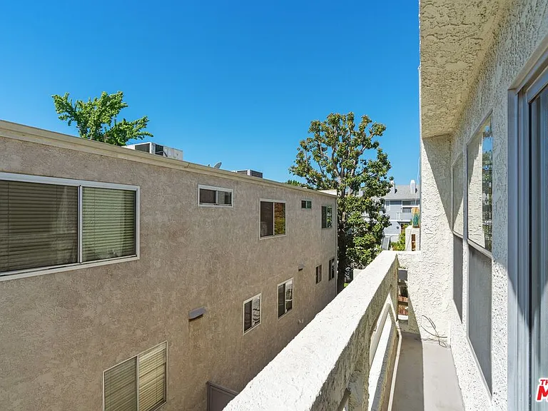 4238 Whitsett Ave #201 — Photo 13