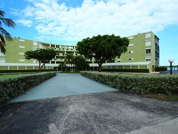 2nd image of 1515 Sombrero Blvd #3C
