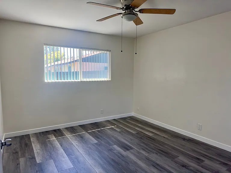 8619-8686 Sandy Bev Ln — Photo 6