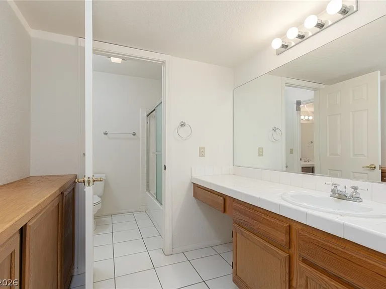 7281 Vista Bonita Dr — Photo 13